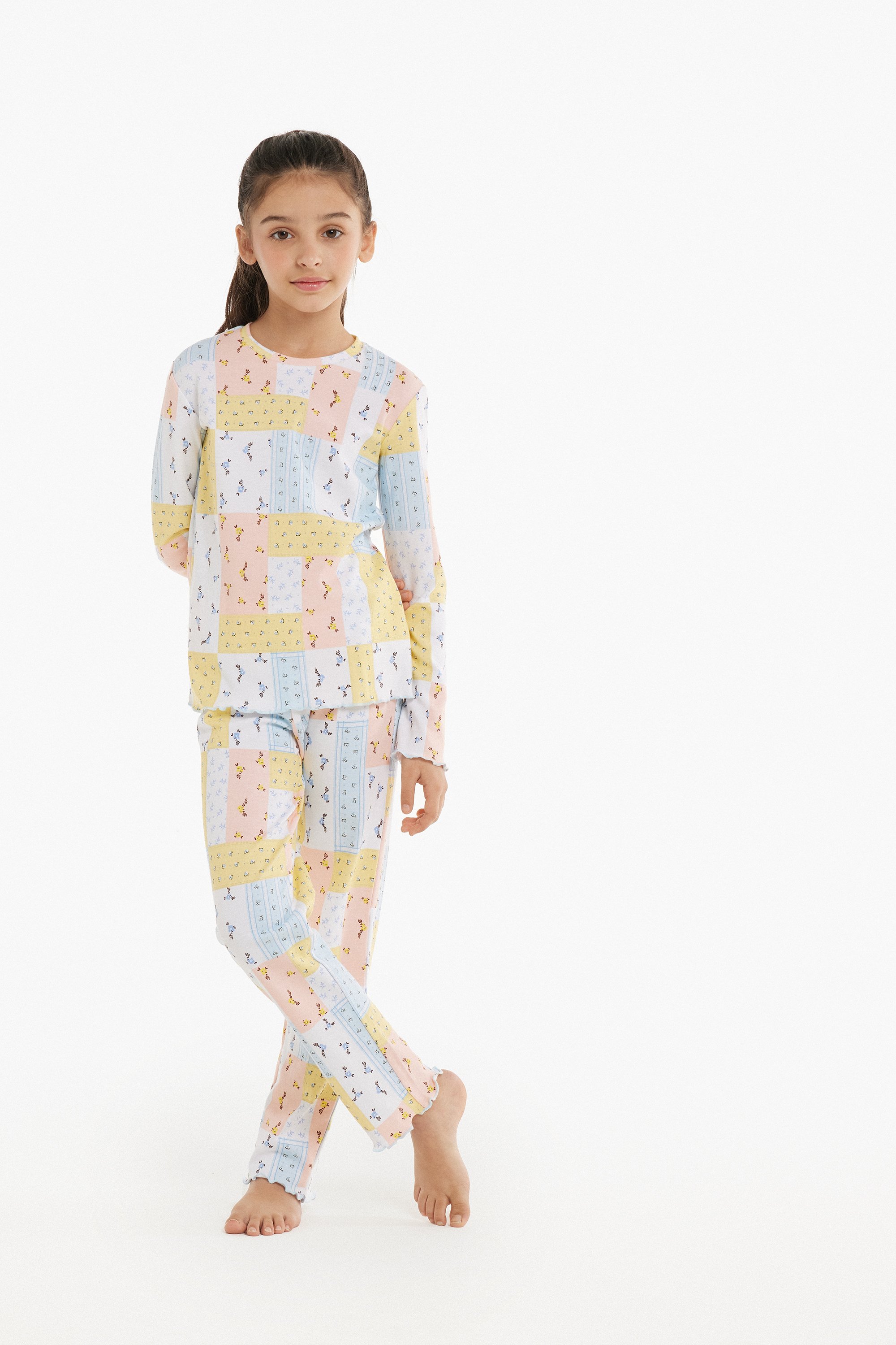 Dlouhé Dívčí Pyžamo z Hrubé Bavlny s Patchworkovým Květovaným Potiskem